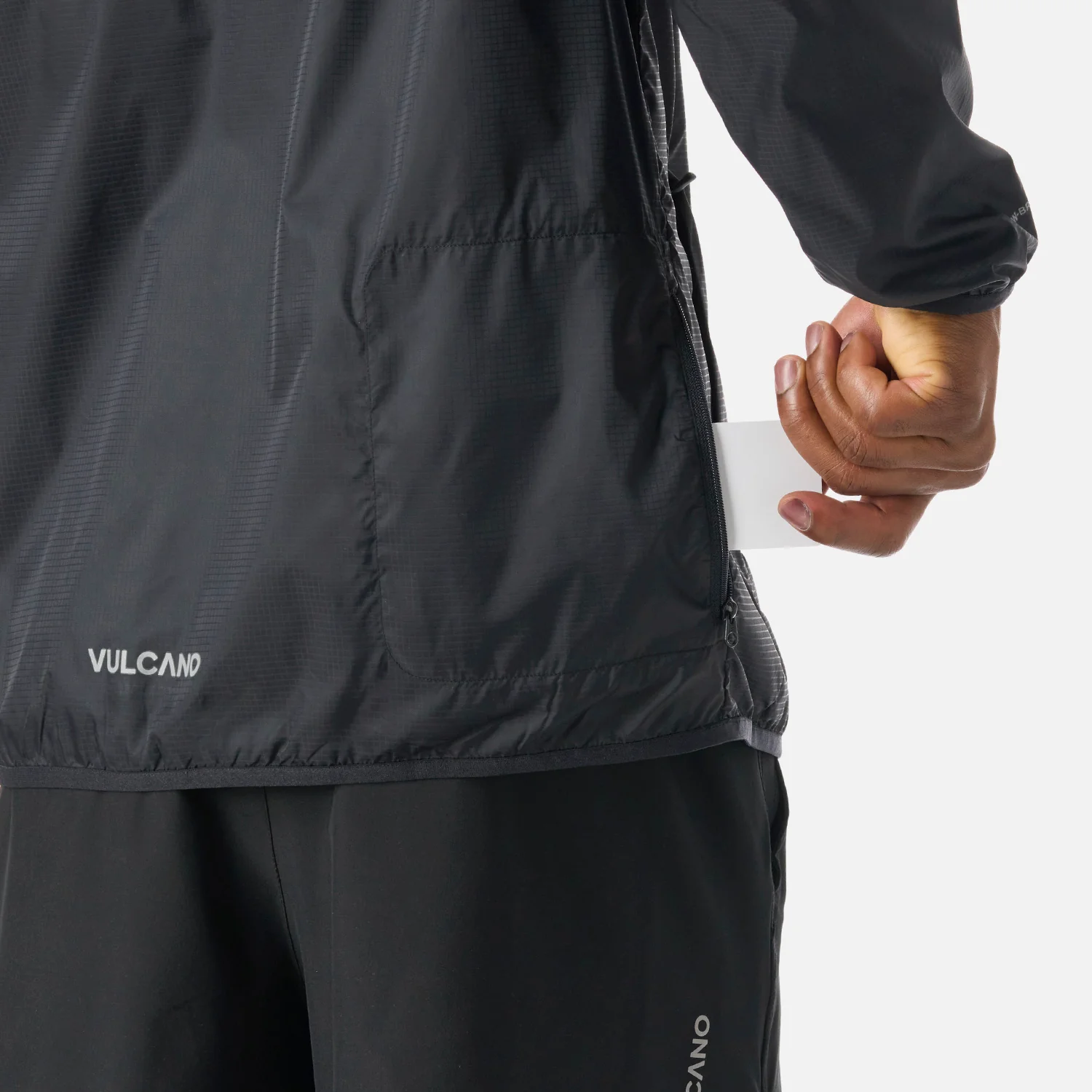 Chaqueta Hombre Built To Move Windbreaker Jacket Negro Vulcano - Image 8