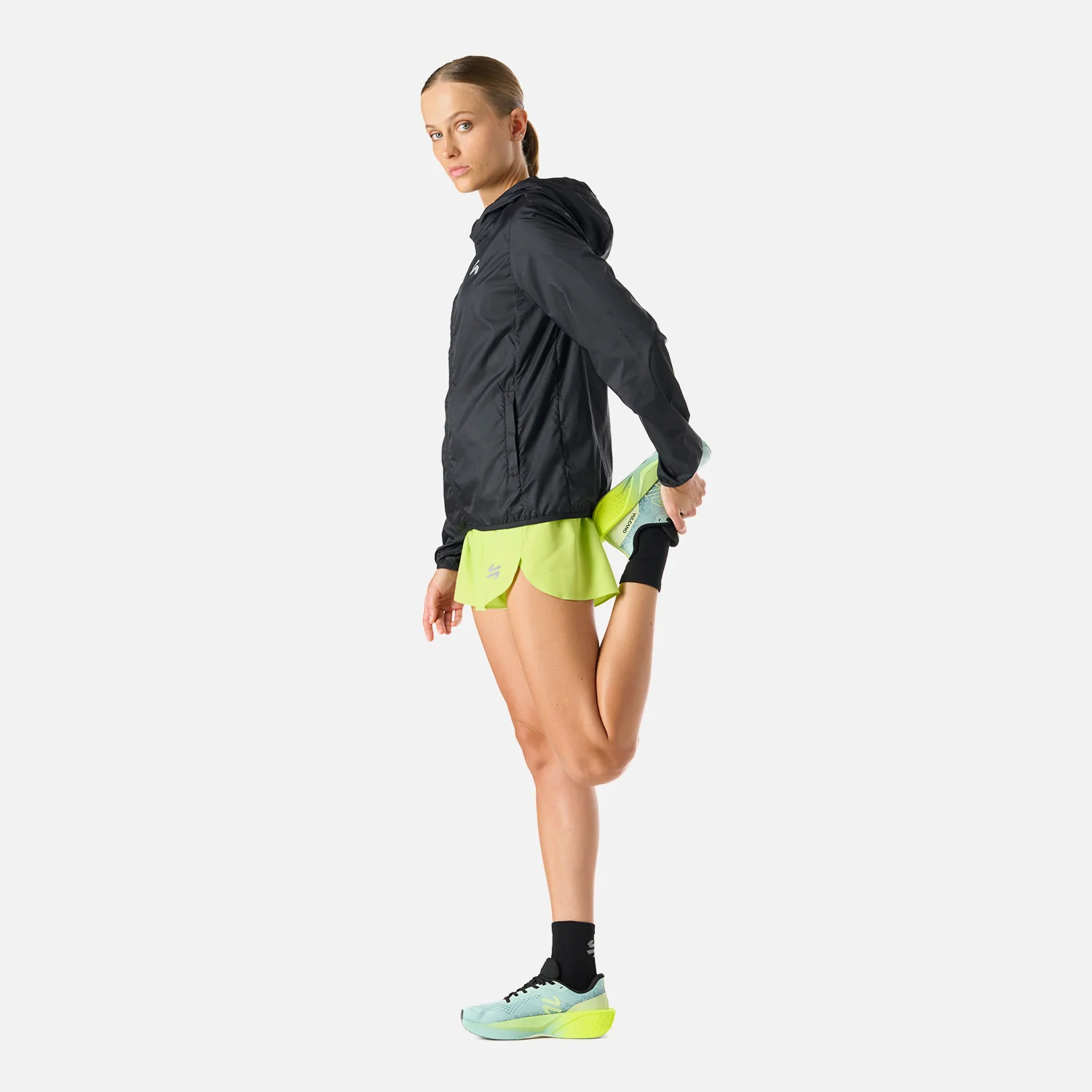 Chaqueta Mujer Built To Move Windbreaker Jacket Negro Vulcano - Image 3