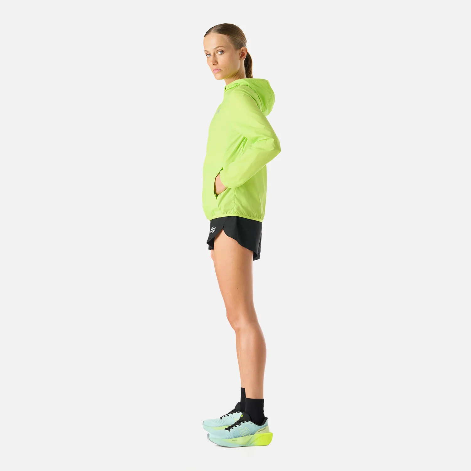 Chaqueta Mujer Built To Move Windbreaker Jacket Verde Lima Vulcano - Image 3
