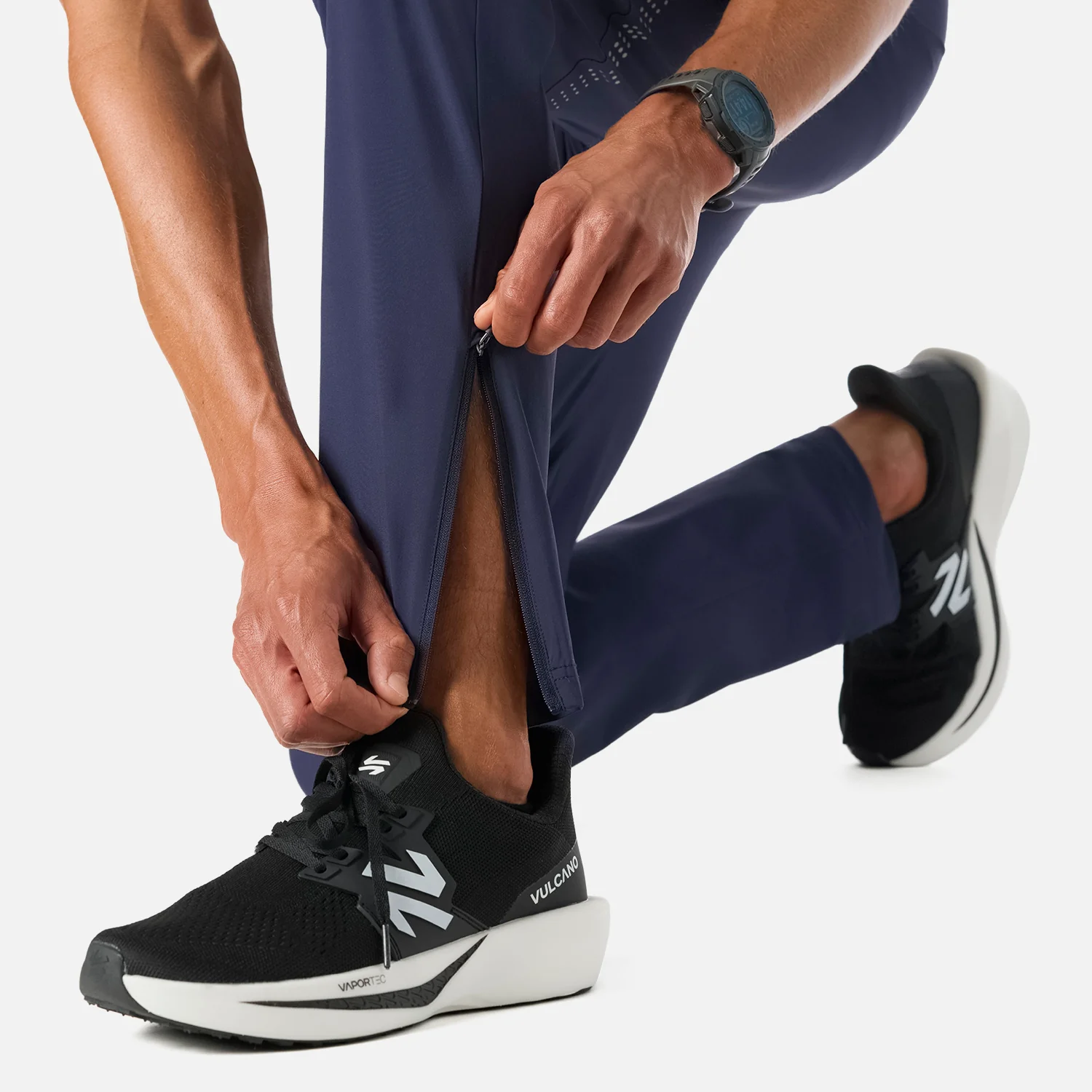 Pantalón Hombre Built To Move Pants Azul Marino Vulcano - Image 6