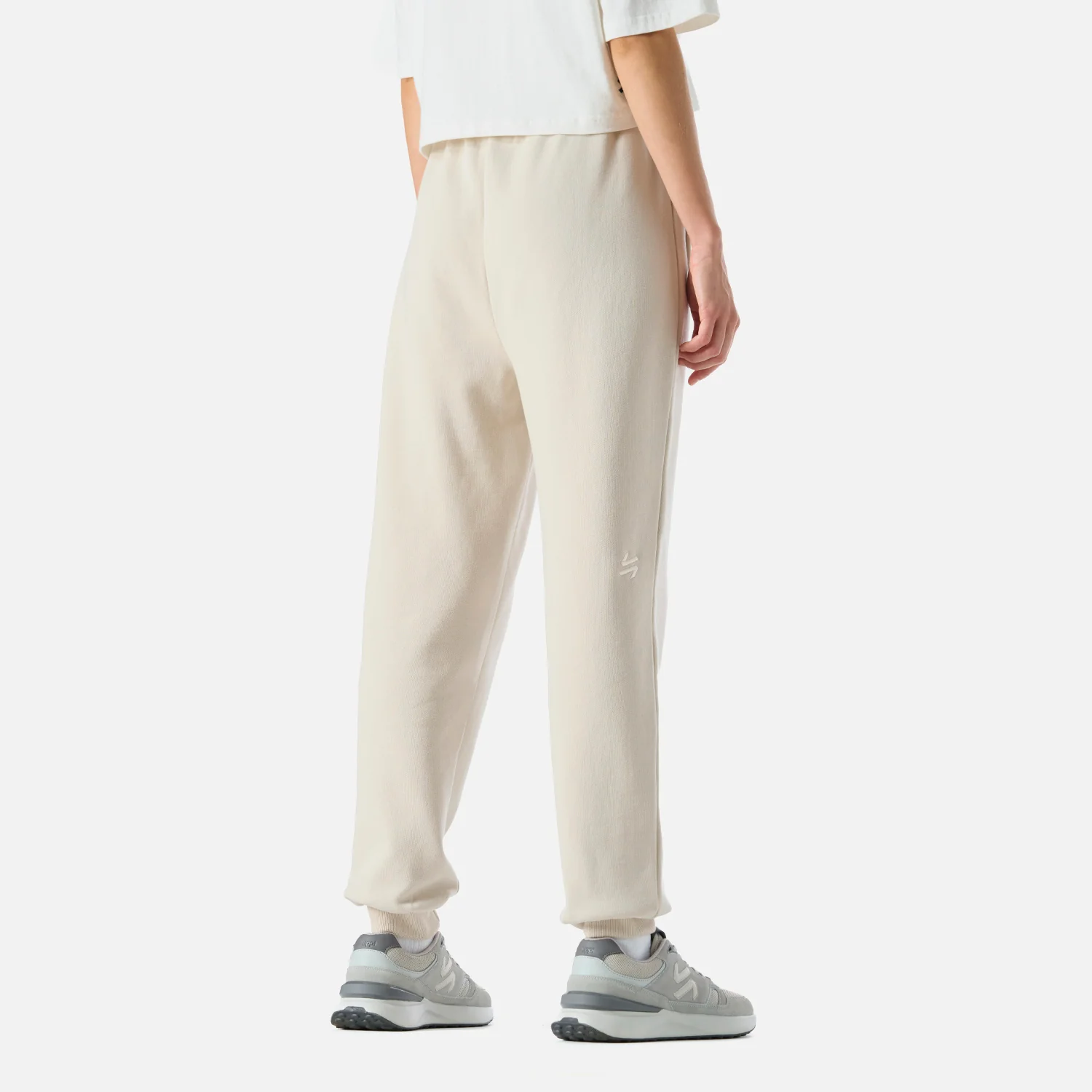 Pantalón Mujer Cool Down Jogger Pants Crema Vulcano - Image 4