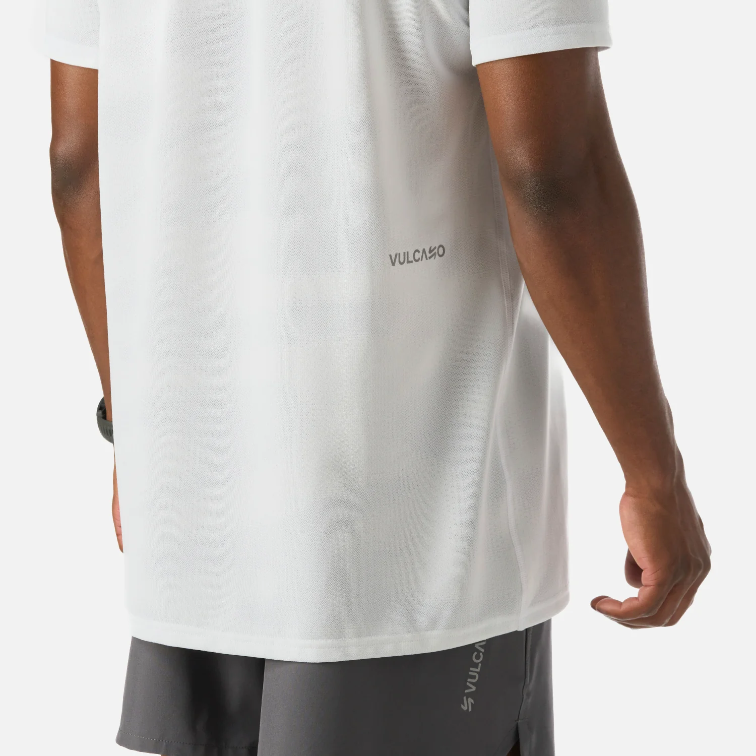 Polera Hombre Built To Move Pro T-Shirt Blanco Vulcano - Image 6