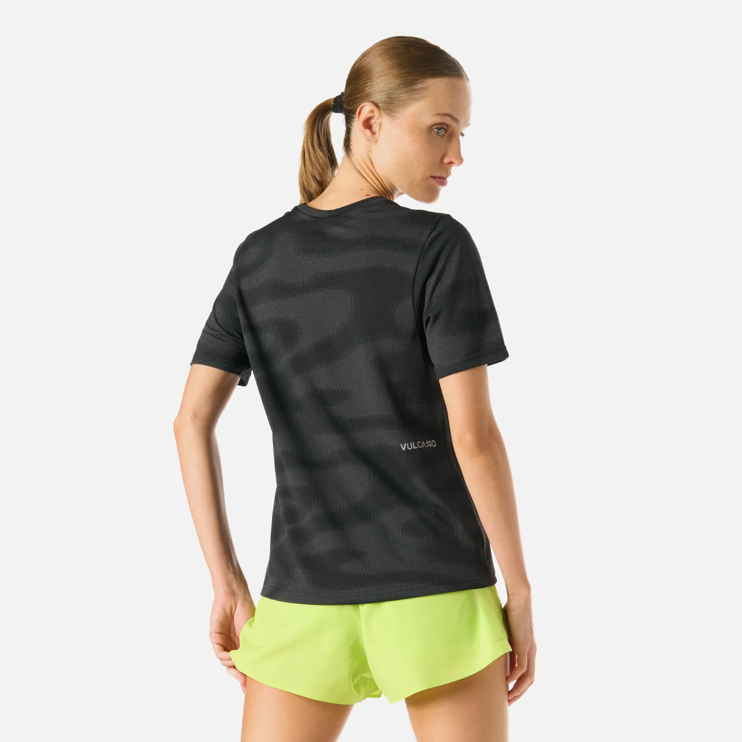 Polera Mujer Built To Move Pro T-Shirt Negro Vulcano - Image 4