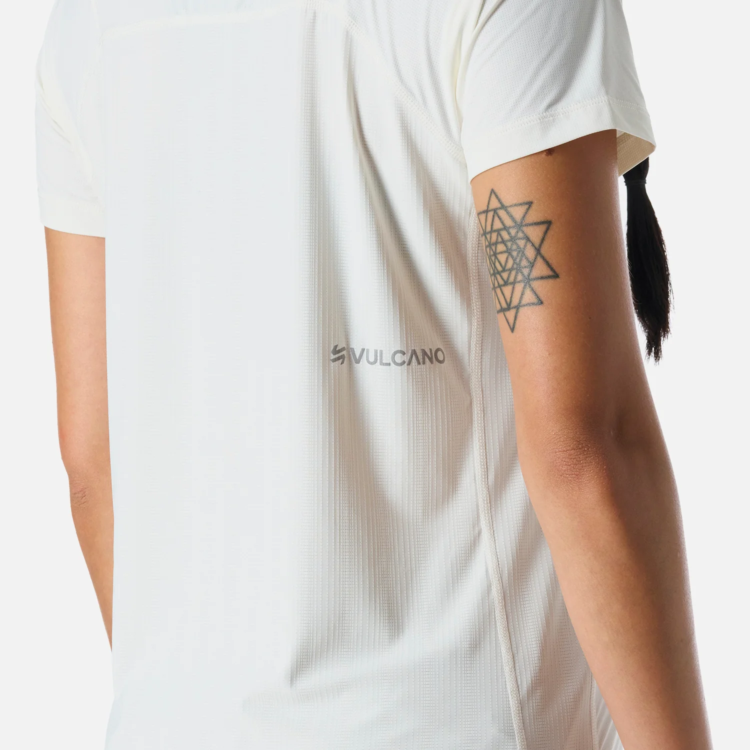 Polera Mujer Built To Move T-Shirt Blanco Vulcano - Image 6